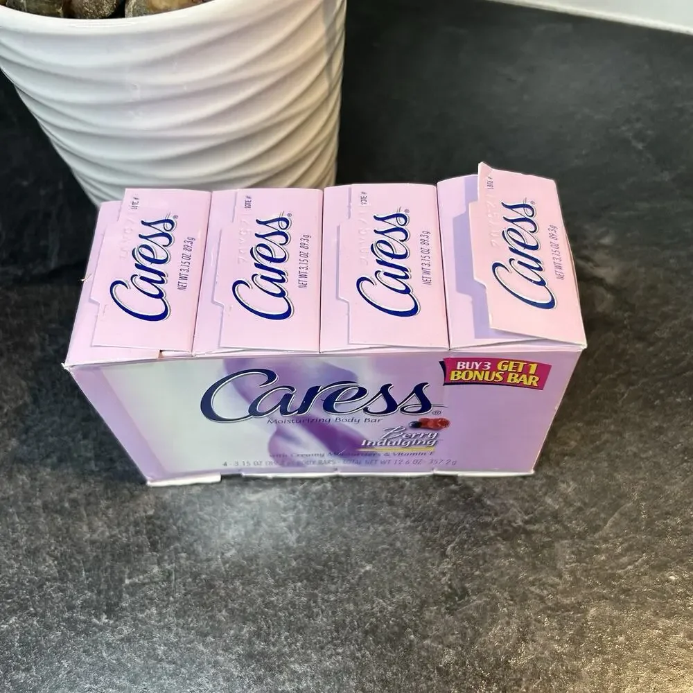 4- Caress Berry Indulging Creamy‎ Moisturizers & Vitamin E Body Bar Soap